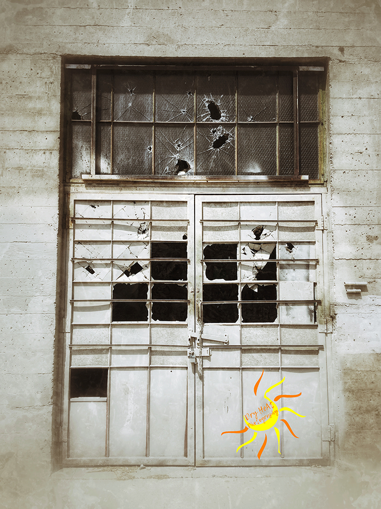 Abandoned building at the Albuquerque Rail Yards.