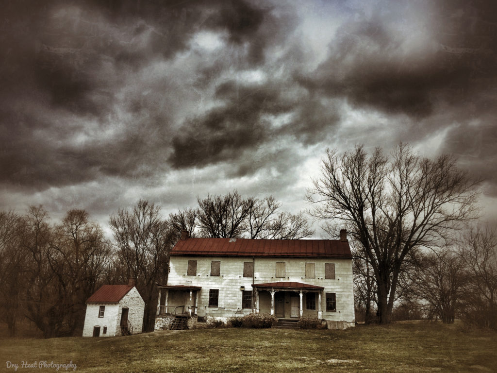 Abandoned farm house in Libertytown, Maryland.